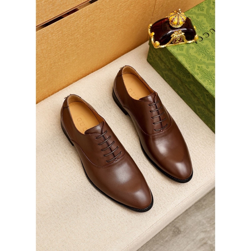 G*u*i leather shoes